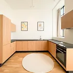 Apartamento Cozy And Bright With Private Car Park *