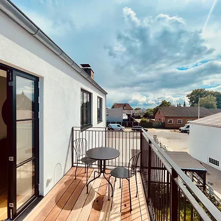Apartment Cozy And Bright With Private Car Park *