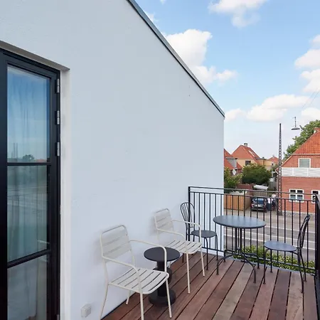 Cozy And Bright With Private Car Park Apartment *