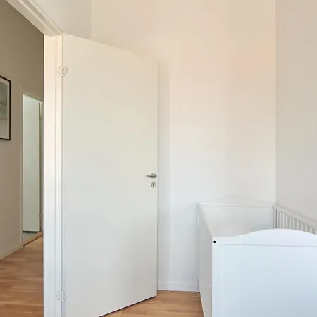 Apartman Cozy And Bright With Private Car Park