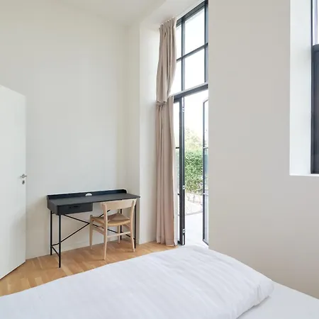 Cozy And Bright With Private Car Park Apartment *