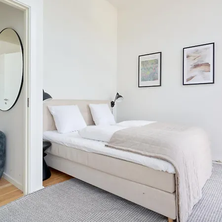 Cozy And Bright With Private Car Park Apartman