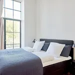 Cozy And Bright With Private Car Park Appartement Kopenhagen