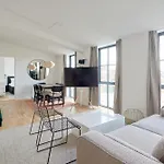 Cozy And Bright With Private Car Park *