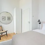 Cozy And Bright With Private Car Park