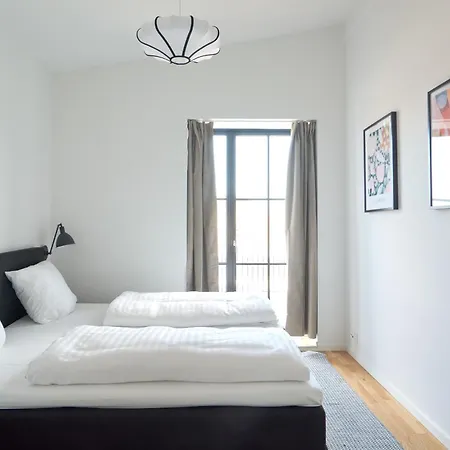 Cozy And Bright With Private Car Park