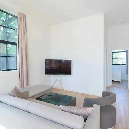 Apartman Cozy And Bright With Private Car Park *