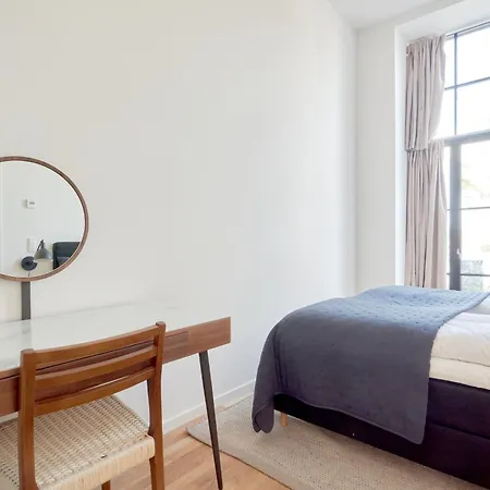 公寓 Cozy And Bright With Private Car Park