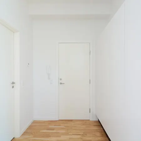 Cozy And Bright With Private Car Park Apartmán