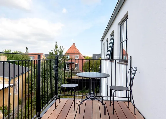 Cozy And Bright With Private Car Park