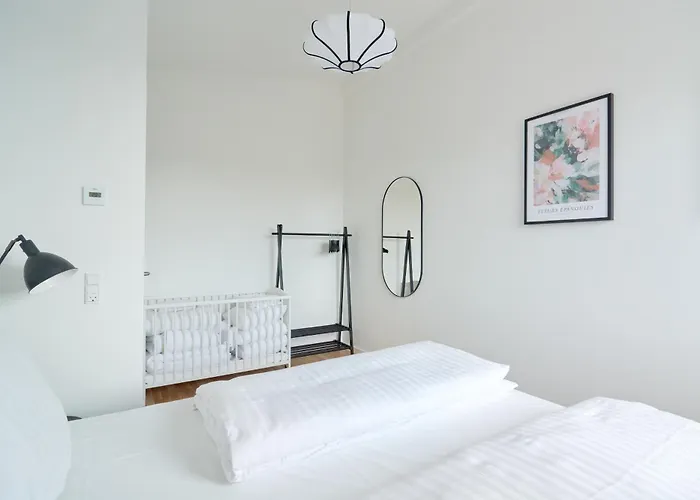 Cozy And Bright With Private Car Park