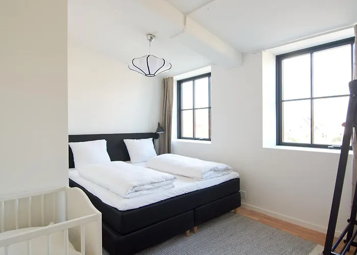 Cozy And Bright With Private Car Park Copenhague