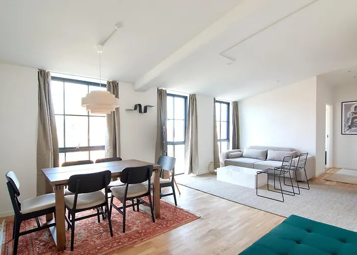 Cozy And Bright With Private Car Park Appartement