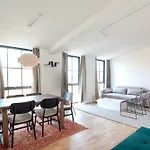 Cozy And Bright With Private Car Park Apartament