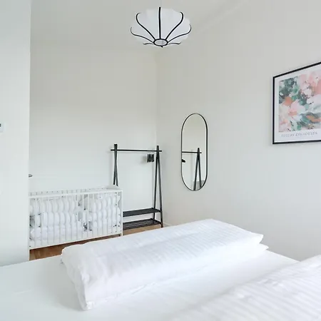 Cozy And Bright With Private Car Park