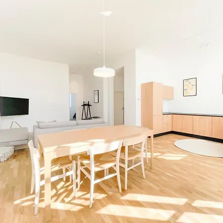 Cozy And Bright With Private Car Park Διαμέρισμα